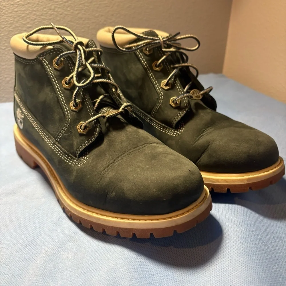 Timberland Women's Nellie Waterproof Chukka Boot in blue nubuck leather NWOT